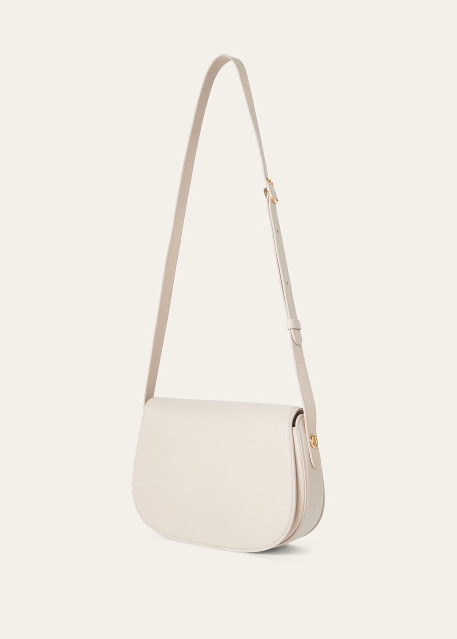 Bolsa pequena Ghiera em couro de bezerro granulado nas cores Travertino Claro/Dourado Sol.