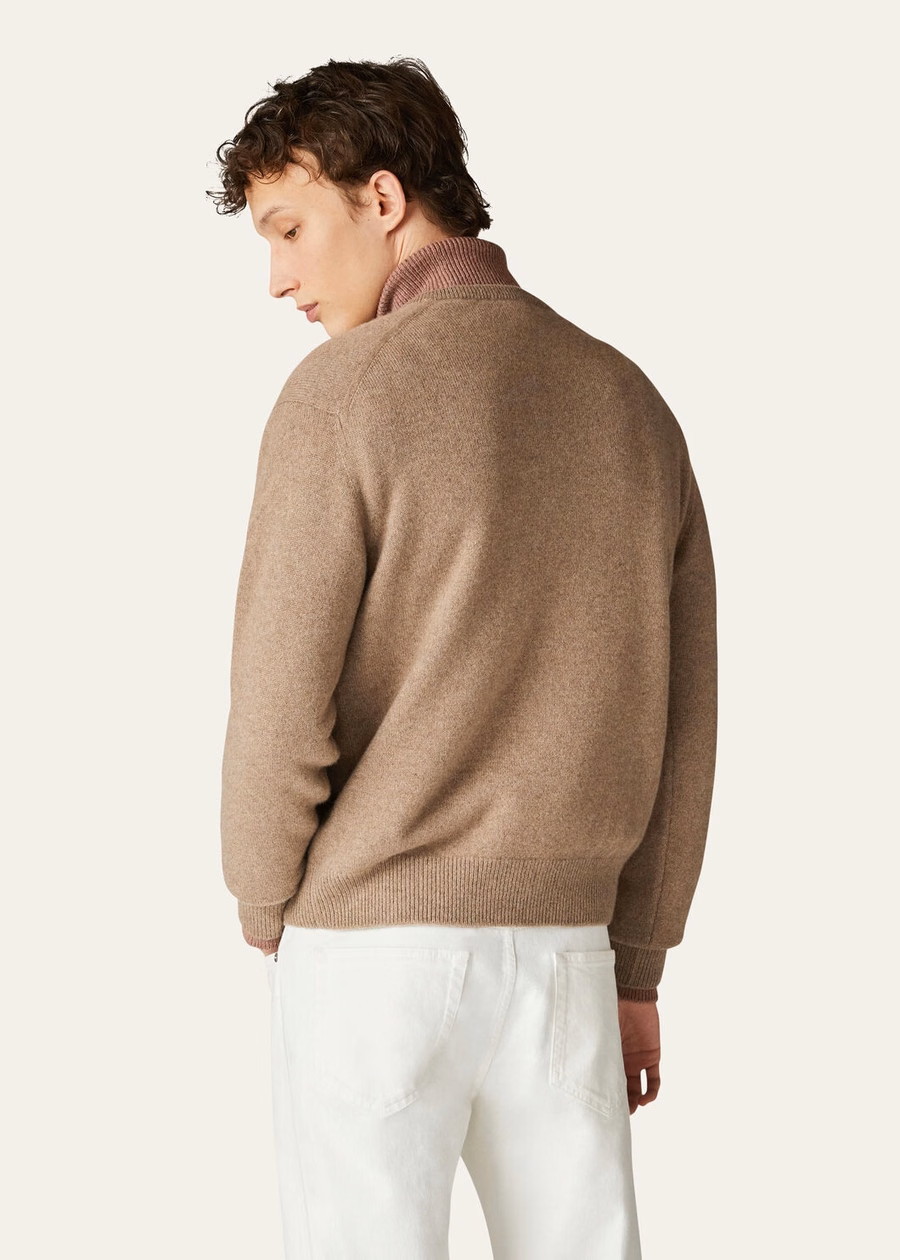 Suéter Loro Cashmere com decote em V marrom framboesa Mel
