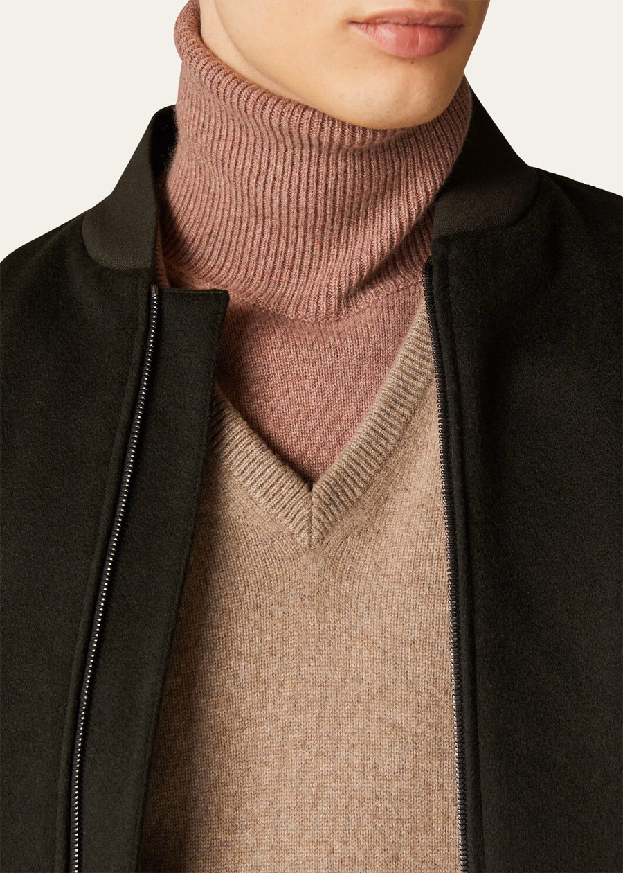 Suéter Loro Cashmere com decote em V marrom framboesa Mel