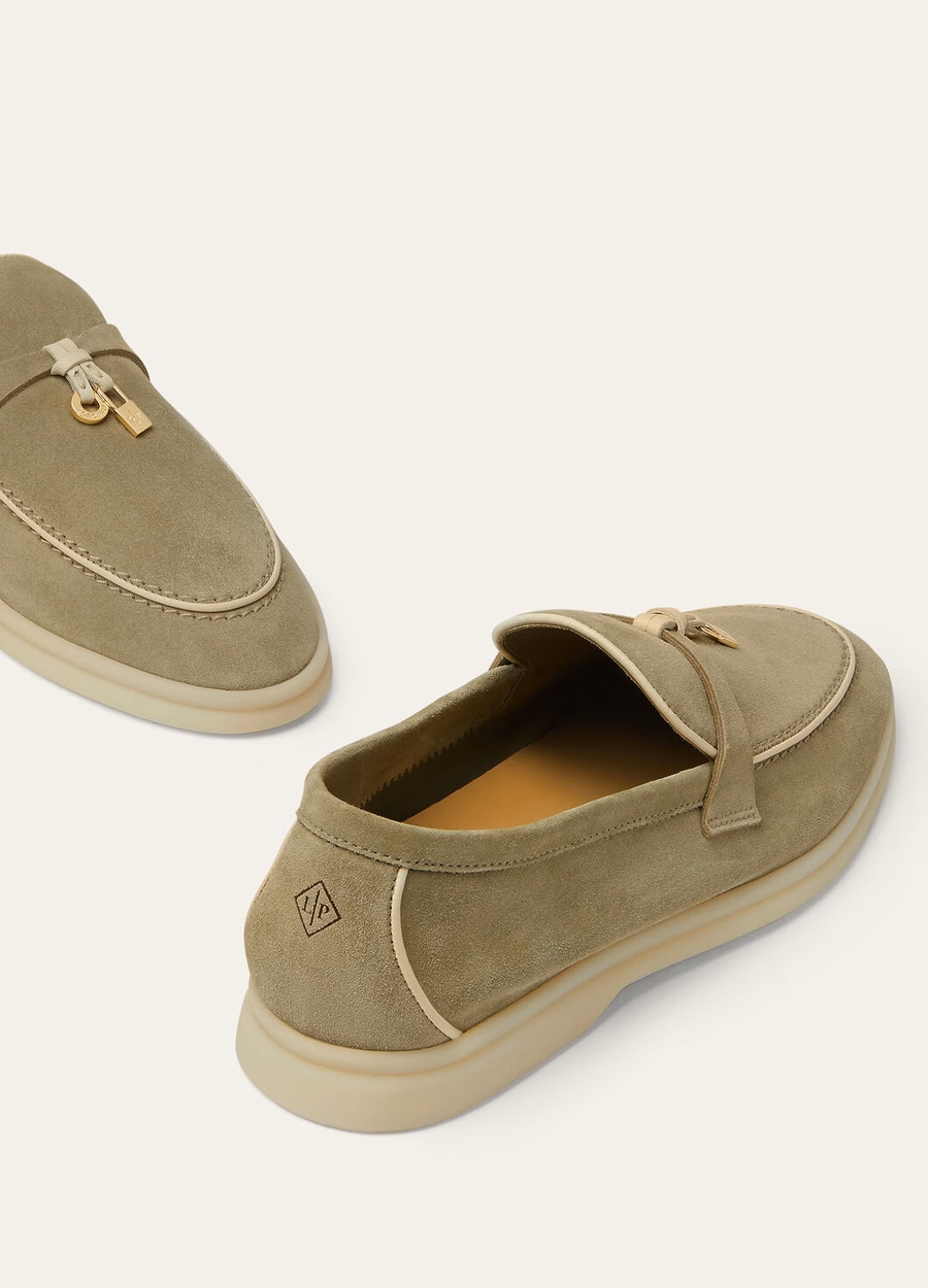 Mocassim Summer Charms Walk em camurça de pele de cabra seca Taragon