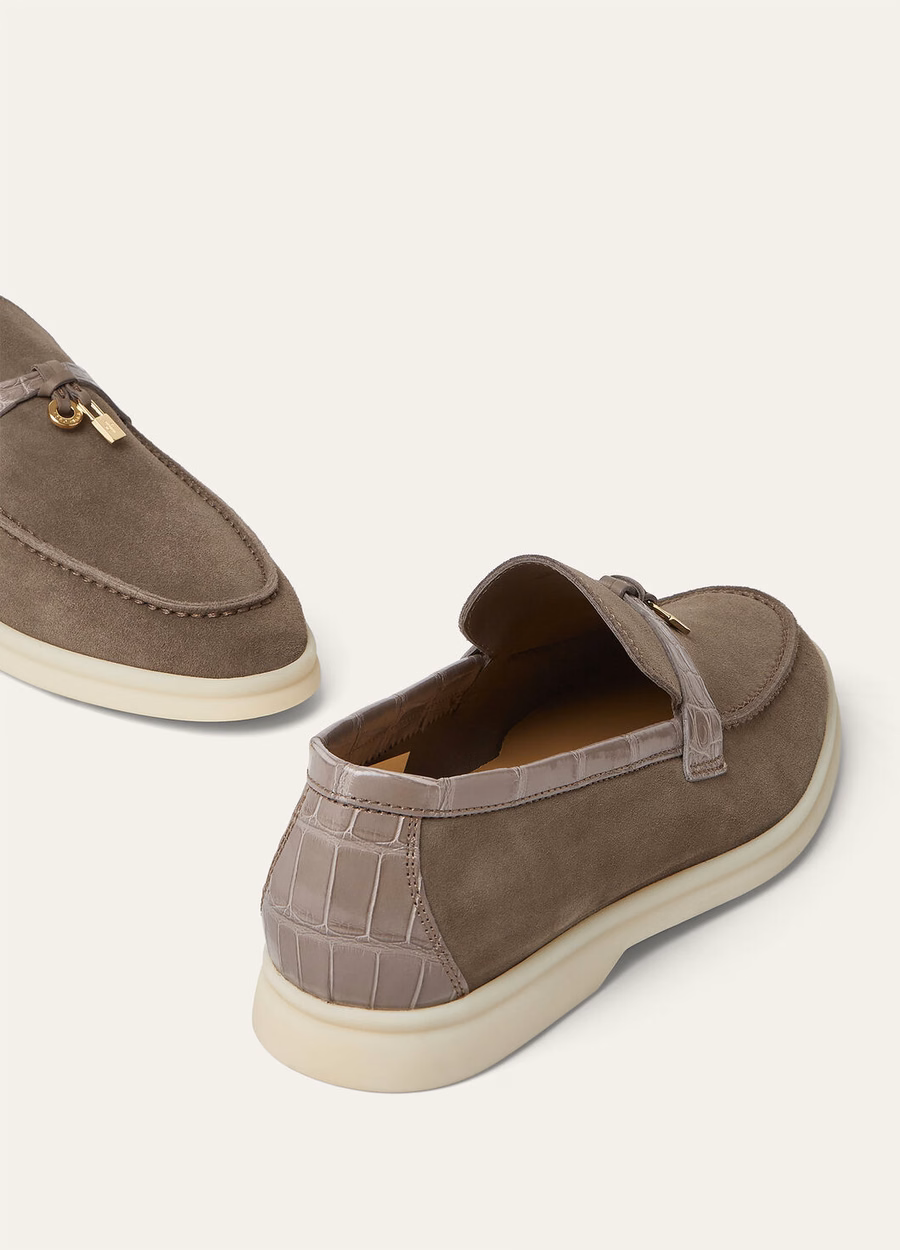 Mocassim Summer Charms Walk em camurça cinza-claro