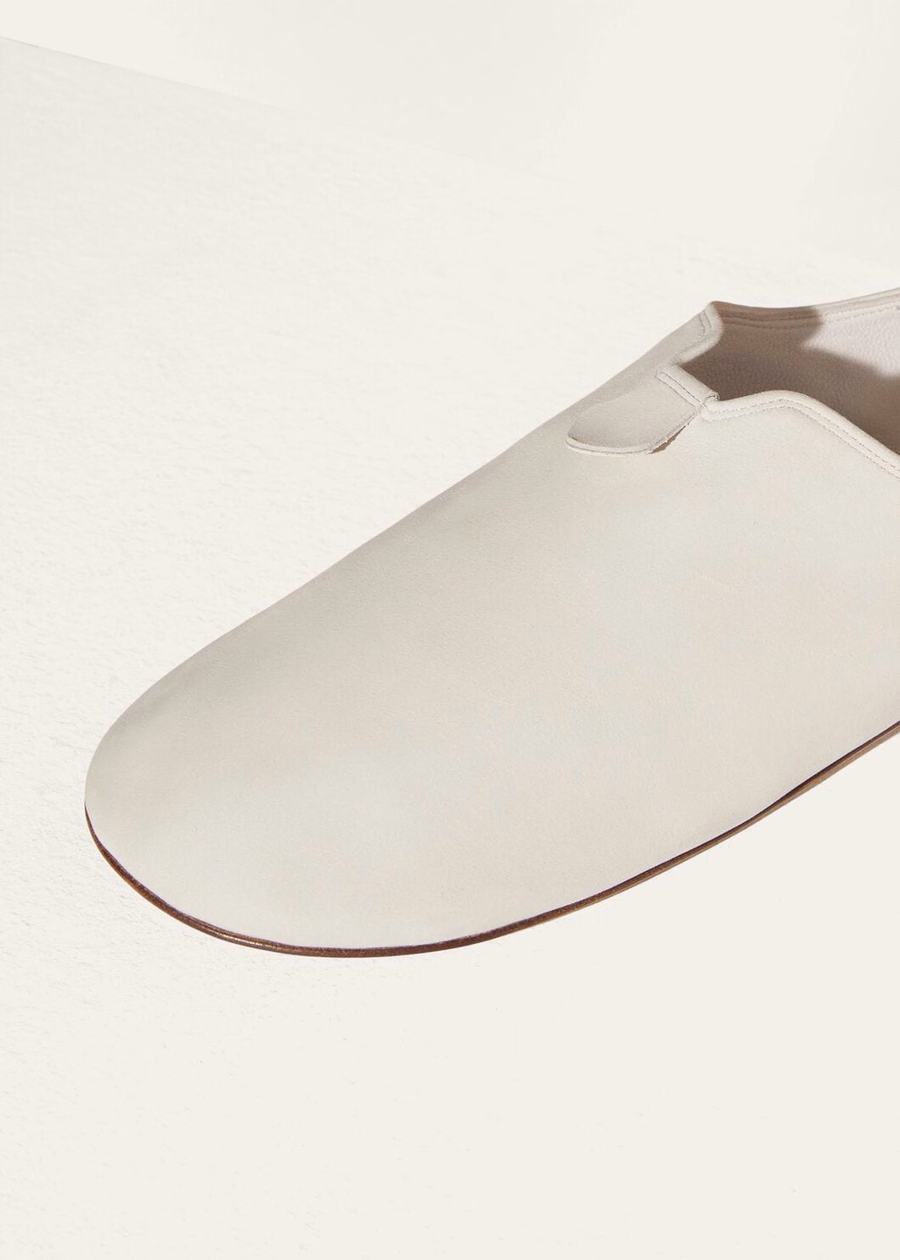 Mocassim Flutuante Whisper em Couro de Bezerro Branco