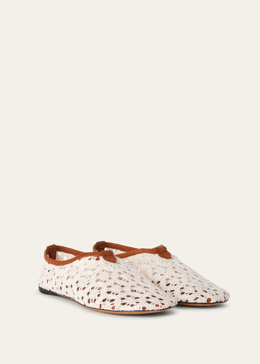 Mocassim plano e fluido em tecido técnico branco Whisper
