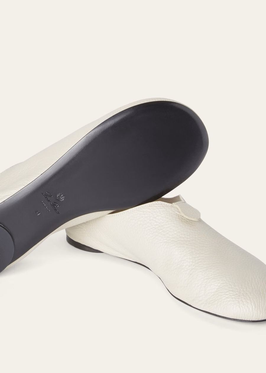 Mocassim Floating Flat em camurça cor creme e marrom