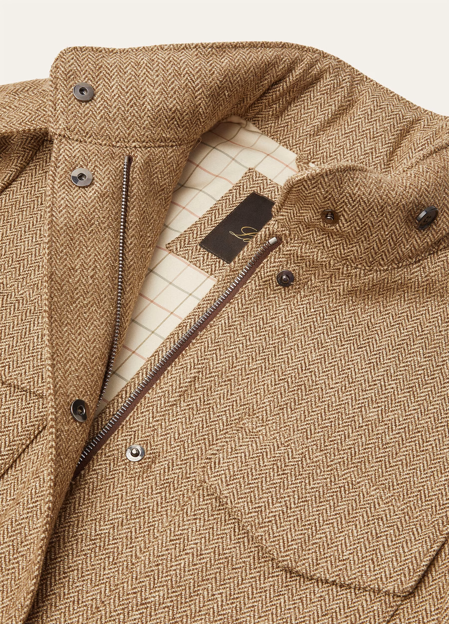 Jaqueta de campo mini Traveller em seda e cashmere, com estampa chevron em tons de camelo e marrom.