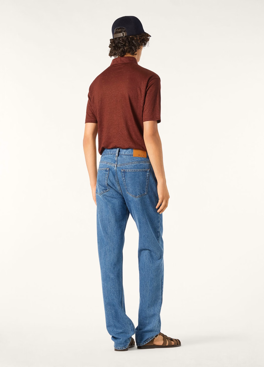Camisa polo de linho cor vinho.