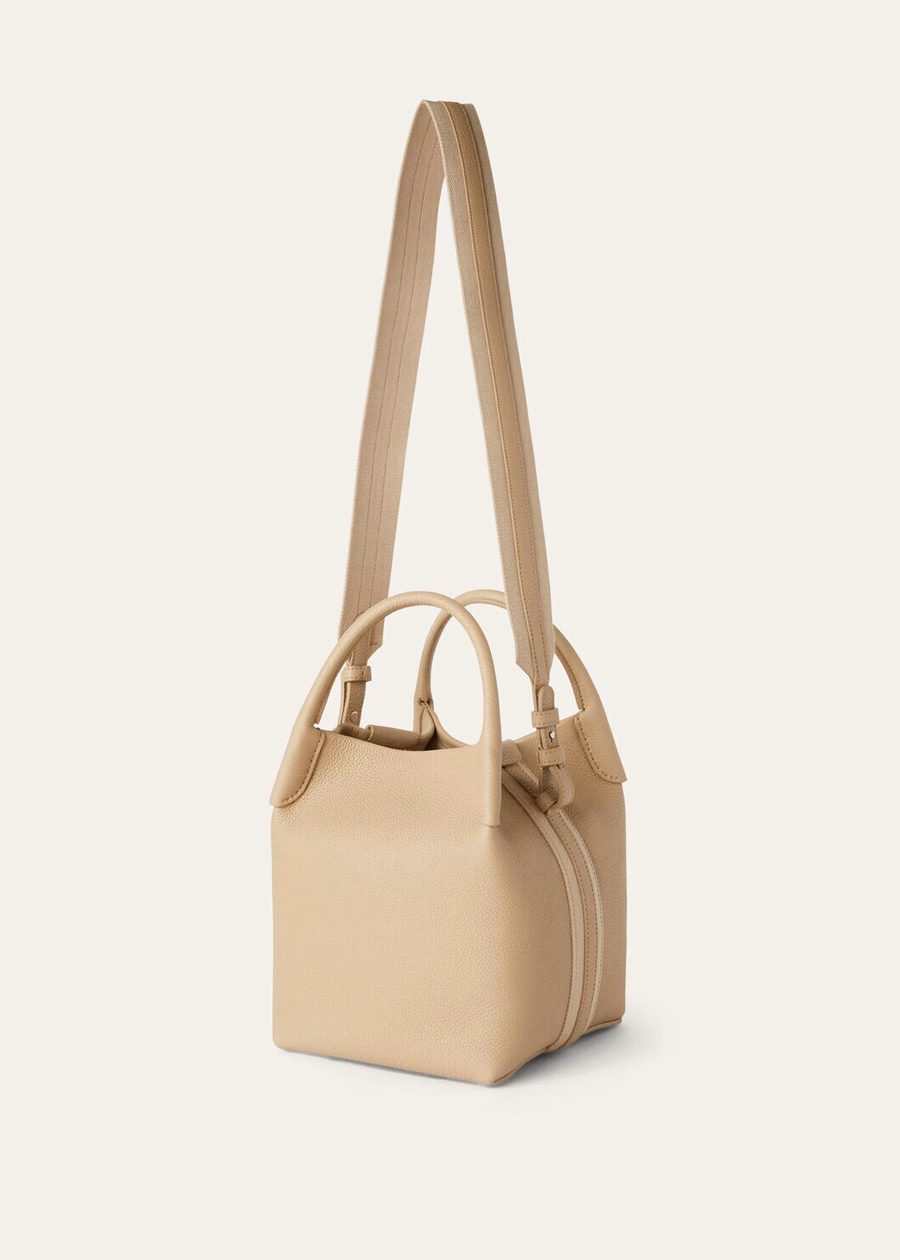 Bolsa pequena para fardos em couro de bezerro granulado, cor MASTIC CLARO/PRATA ANTIGA