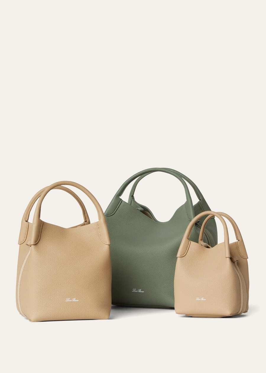 Bolsa pequena para fardos em couro de bezerro granulado, cor MASTIC CLARO/PRATA ANTIGA