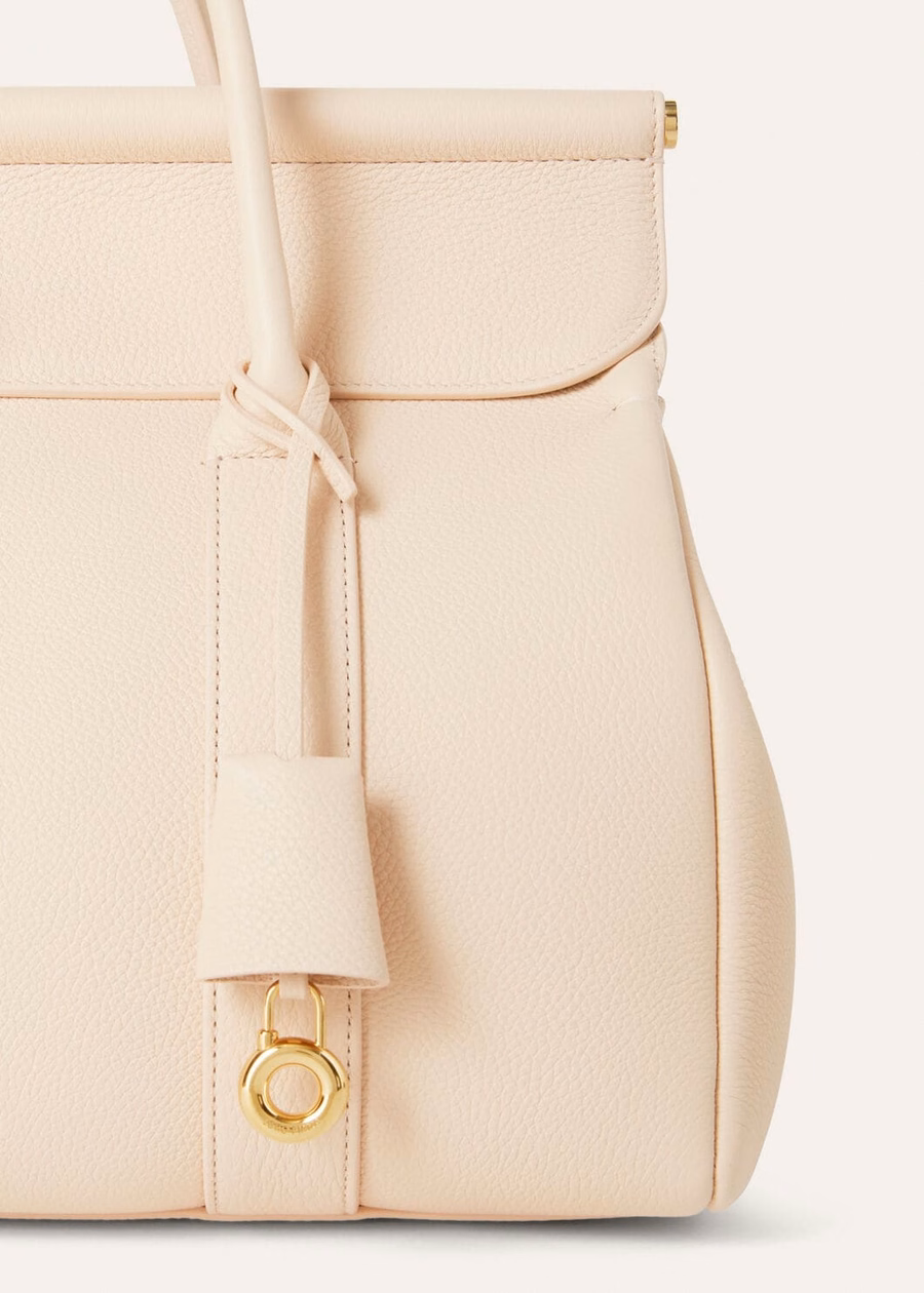 Bolsa Loom L32 em couro de bezerro granulado, cor creme mel/dourado sol
