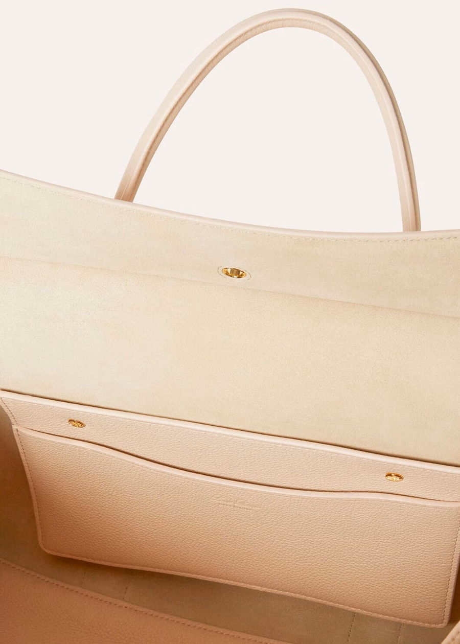 Bolsa Loom L32 em couro de bezerro granulado, cor creme mel/dourado sol