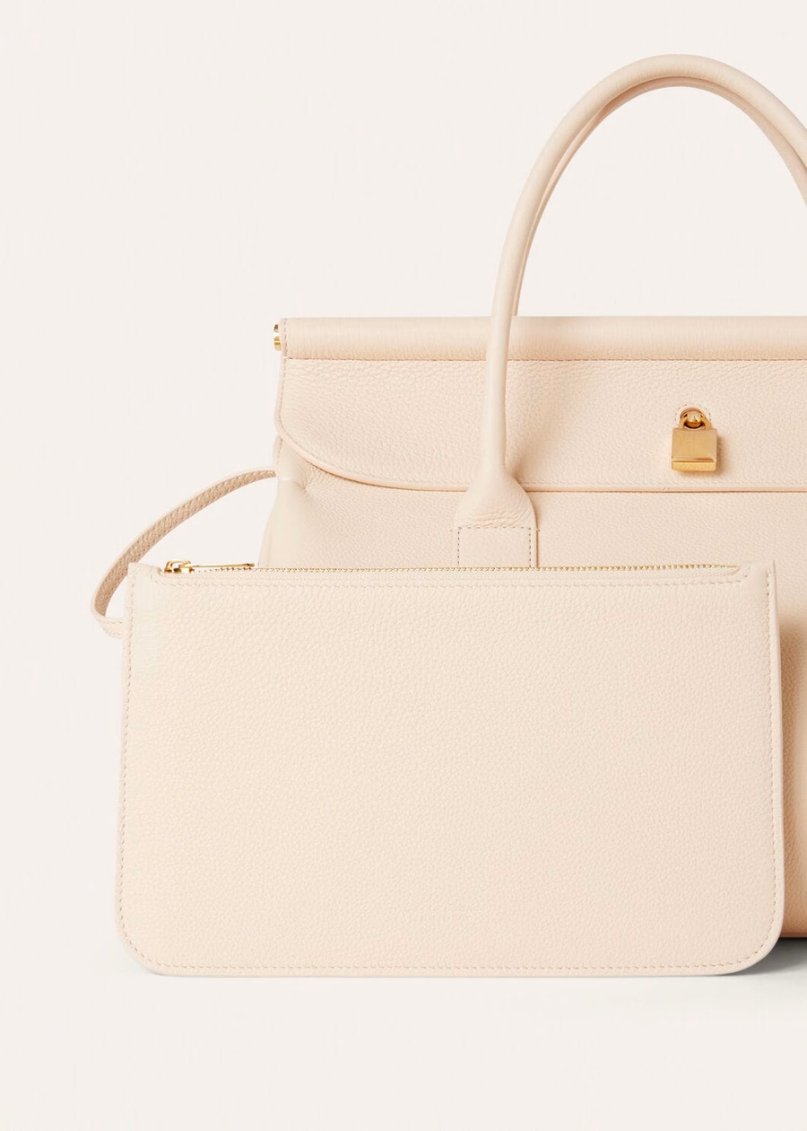Bolsa Loom L32 em couro de bezerro granulado, cor creme mel/dourado sol