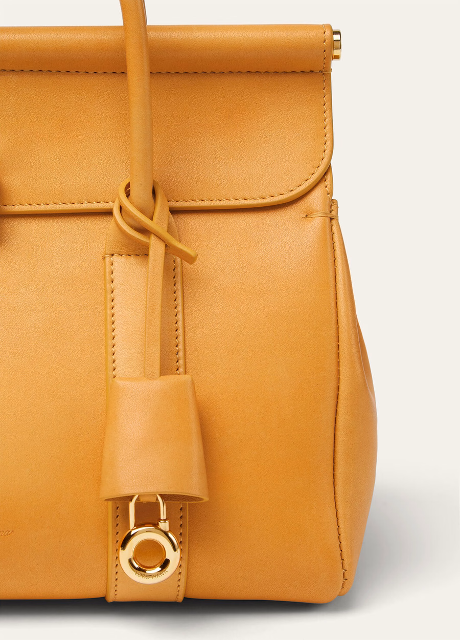 Bolsa Loom L25 em couro de bezerro amarelo trigo/dourado sol