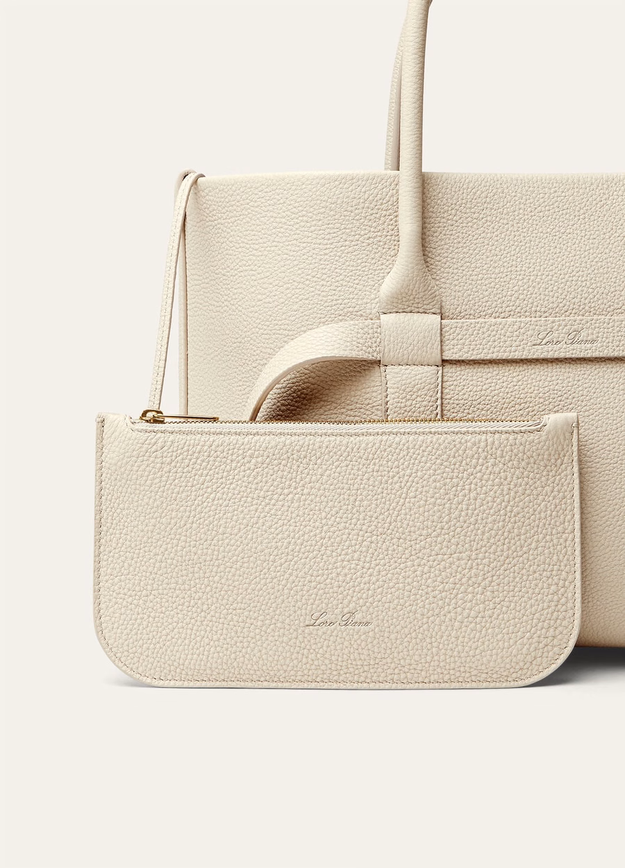 Bolsa pequena Ghiera Shopper em couro de bezerro na cor Travertino Claro/Dourado Sol