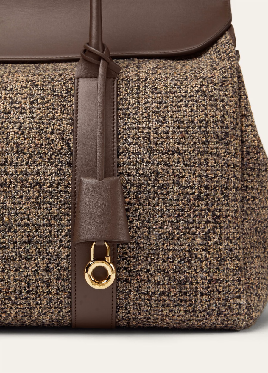 Bolsa Loom L37 em seda, lã e cashmere nas cores marrom quente/chocolate escuro/alcaçuz/dourado.