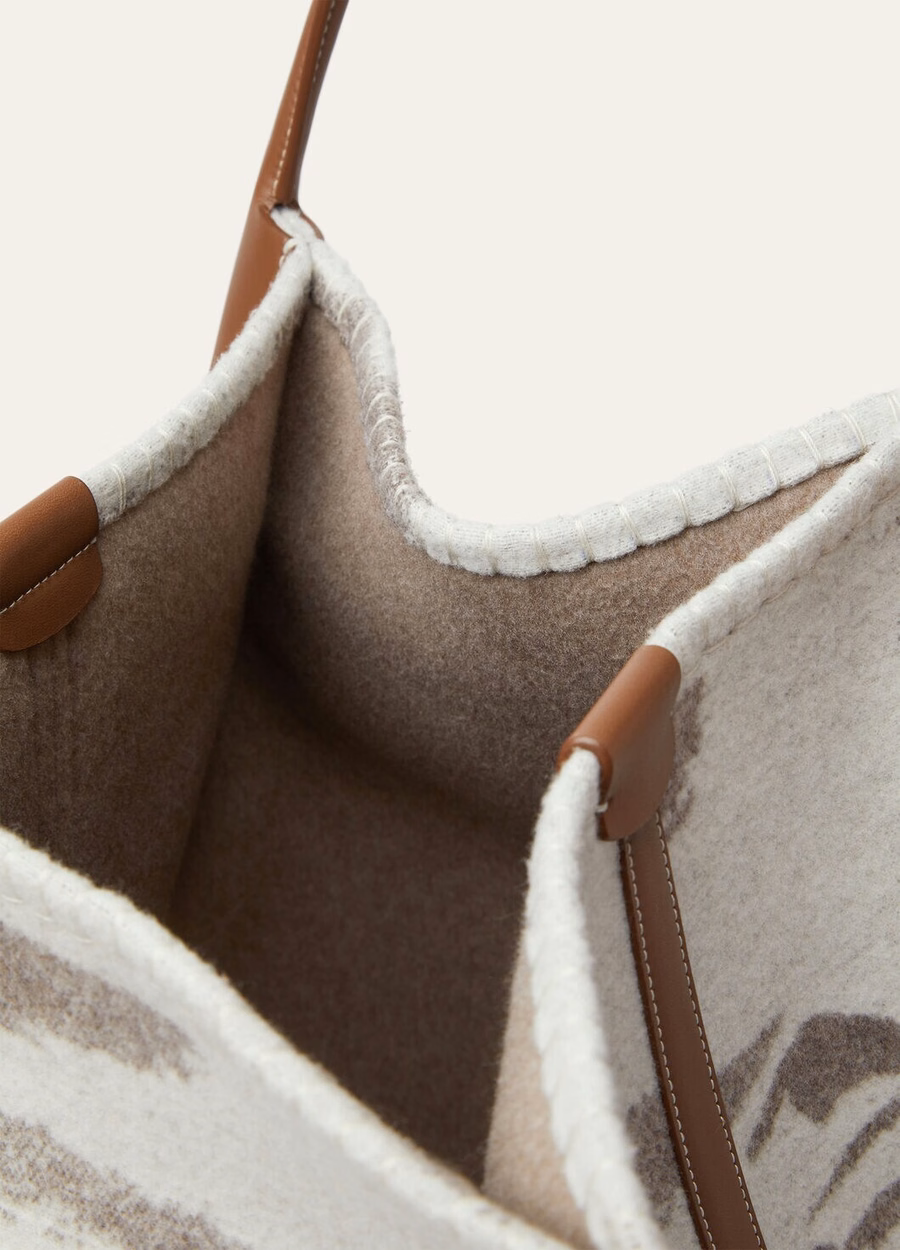 Bolsa Hobo Extra Grande em Lã Virgem Cashmere, Cinza Nebuloso/Pedra Invernal/Turquesa/Dourado