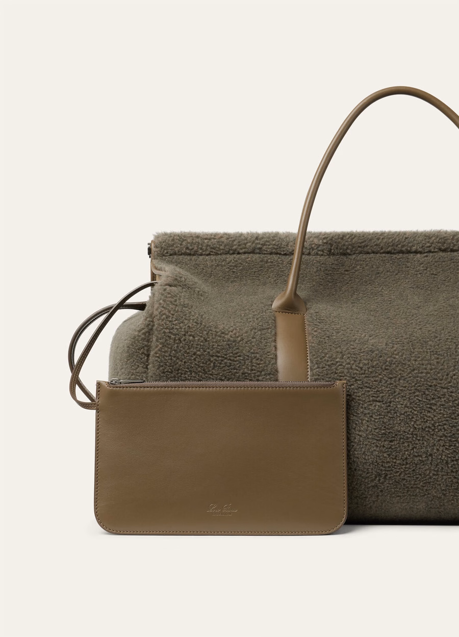 Bolsa de fim de semana Loom L50 em seda e cashmere nas cores musgo tundra/alcaparras salgadas/cinza-chumbo