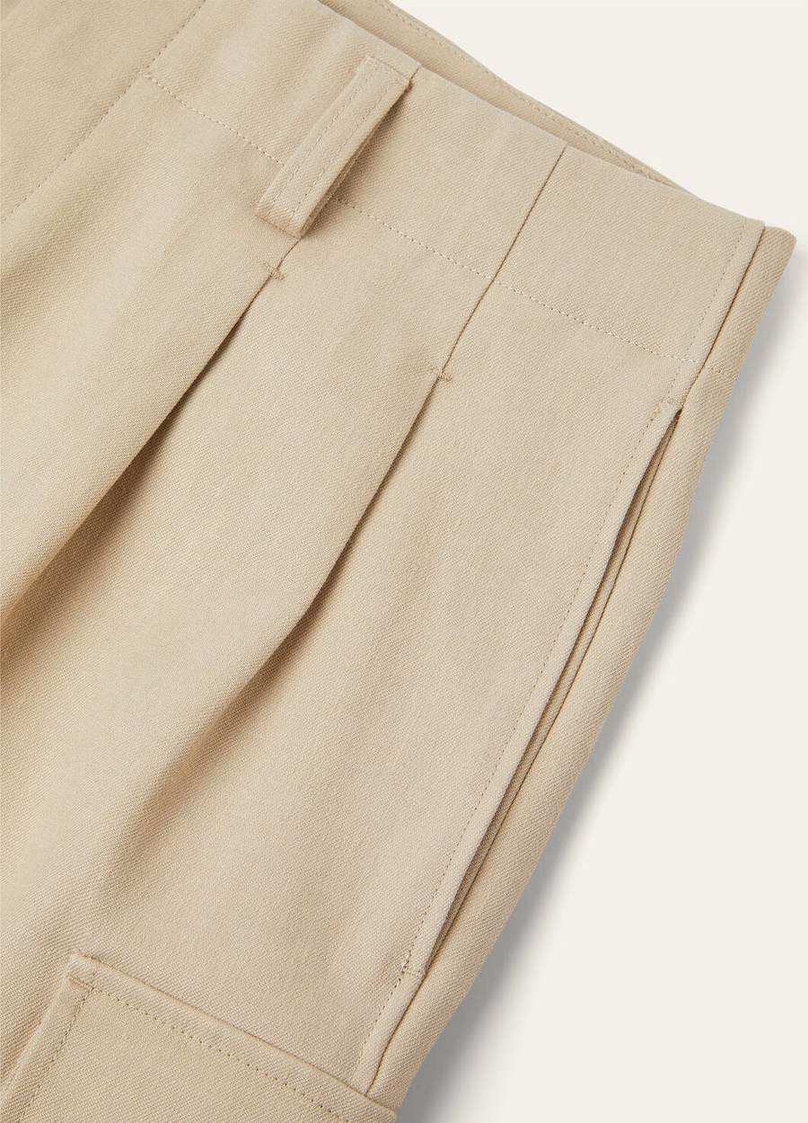 Bermuda Einar em linho cor taupe terroso
